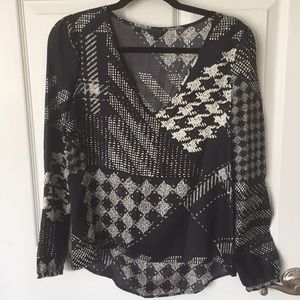 GUESS blk & wht blouse, XS, like new